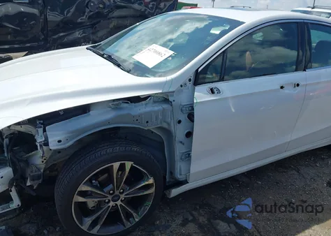 2020 Ford Fusion Titanium z USA, uszkodzony, nr VIN 3FA6P0K98LR173776